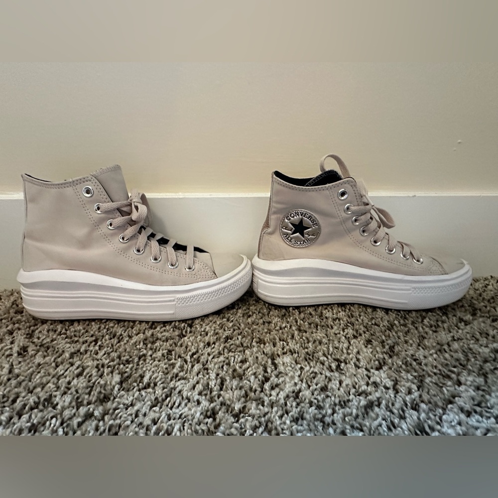 Barely worn platform high top tan converse size 7